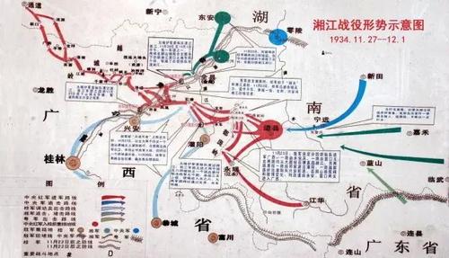 敌机在天上疯狂盘旋扫射,红军战士的尸体密密麻麻漂浮在江面,湘江的