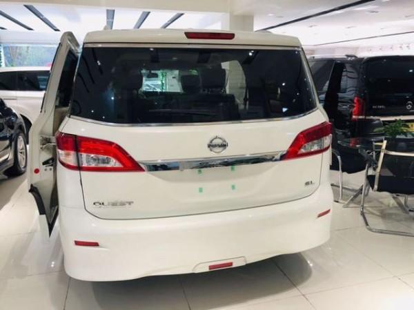 进口尼桑贵士中东版七座商务mpv