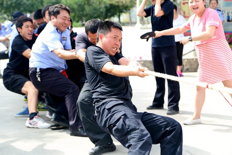 新疆生产建设兵团--图片新闻--与里约同步:石河子监狱警体运动会火