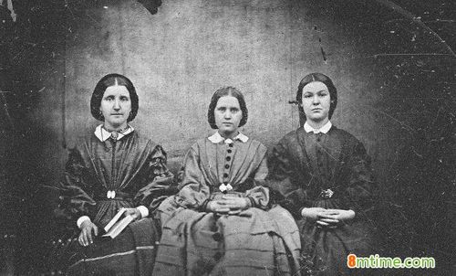 勃朗特三姐妹名字分别是:夏洛蒂.