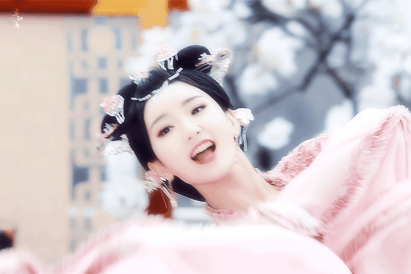 原创还记得毛晓彤在《锦绣未央》里跳舞的那段,舞姿惊艳四座