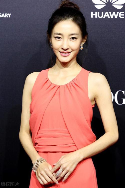影视女演员王丽坤最美的10张照片欣赏