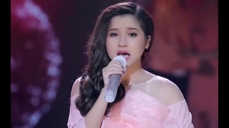 当红越南女歌手,不仅长得漂亮,唱歌竟还这么好听!人美
