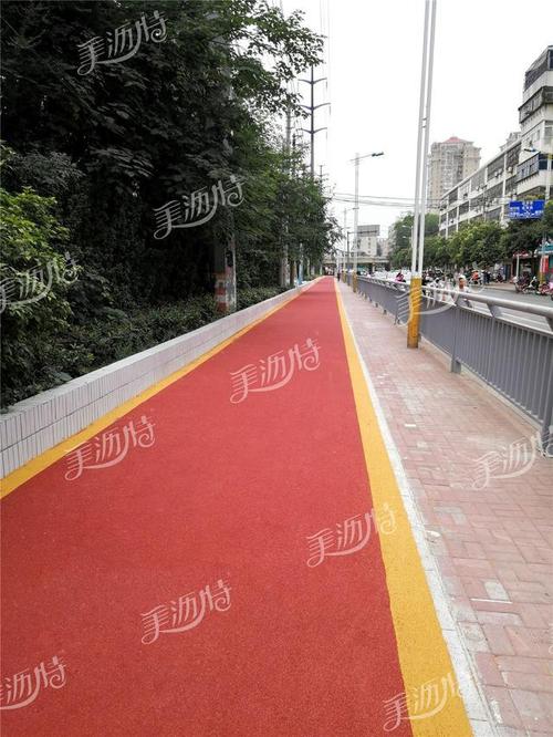 彩色陶瓷颗粒防滑路面施工四点要注意