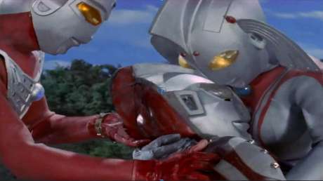 被人类害死的奥特曼!奥王被炸死,他们两个因为贪恋女色而死?