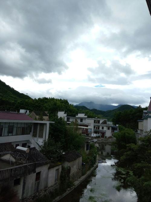 安徽省宣城市绩溪县092县道靠近石门村小学天气预报