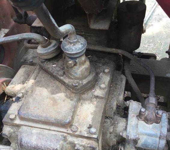 拖拉机东方红洛阳四轮