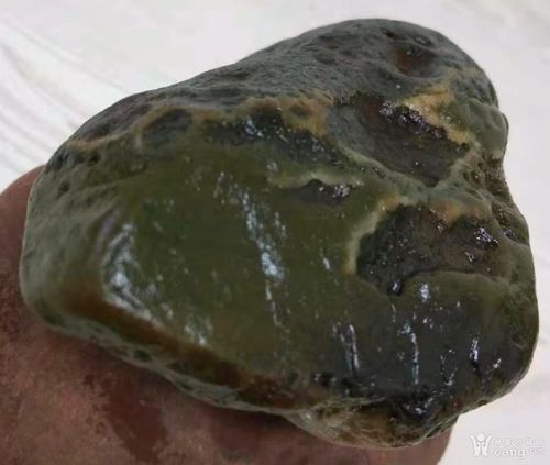 绿蜡天然原石