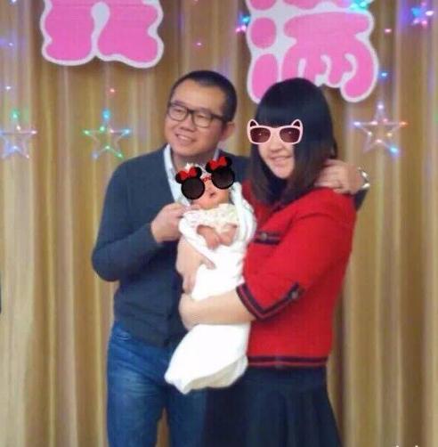 涂磊隐藏多年的妻子近照大曝光,原来这么美,网友:难怪不敢公开