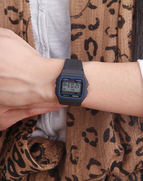 卡西欧casio运动休闲多功能电子男表f-91w-1dg