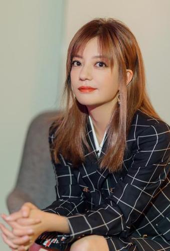 赵薇优雅时尚写真图片16