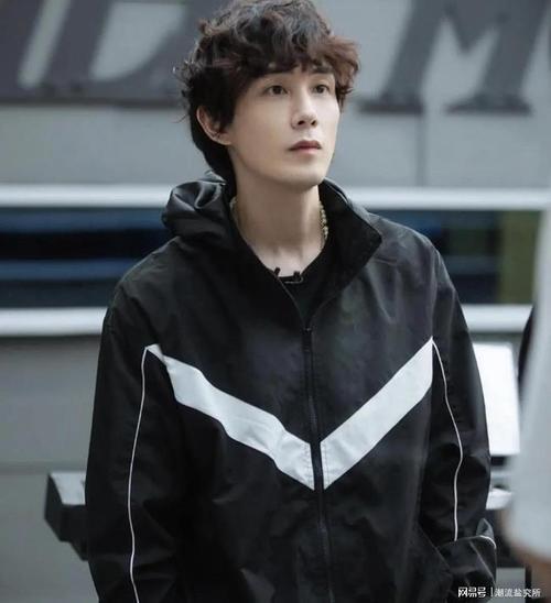 全网"天上飞"全因他?这个让我妈都爱的"李承铉"故事太多了!