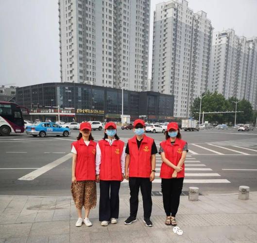 菏泽市外办交通文明劝导员上岗执勤