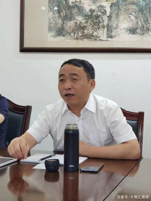 象山县副县长石坚定