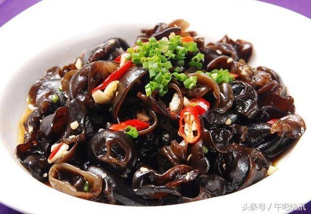 凉拌木耳这样调汁才入味,清脆