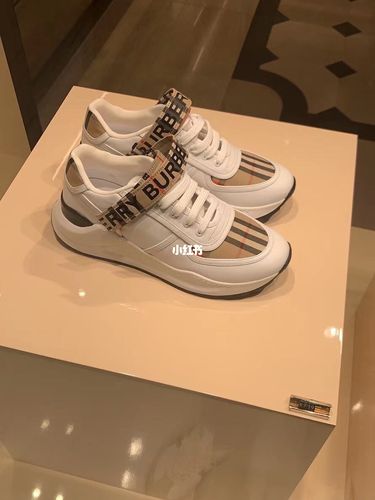 巴宝莉鞋子719美金_鞋子_韩国免税店_博柏利怎么样_潮流_好物推荐