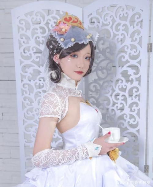 王者荣耀:15岁小姐姐cos真人版小乔,网友都想当周瑜