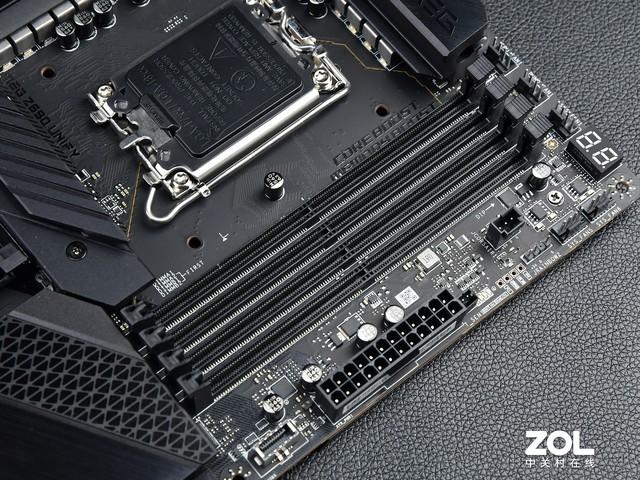 微星meg z690 unify暗影板搭载双通道共四条ddr5内存插槽,按照目前