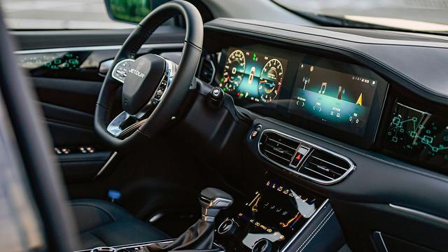 试驾新捷途x90 内饰配置大幅提升 大空间是卖点