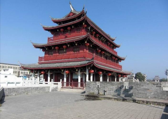 潮州市位于广东省东部,地处韩江中下游,文物,古迹众多