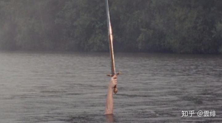 《梅林传奇》的湖中剑