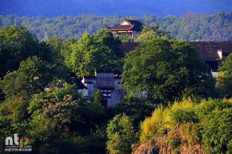 2017年5月10日,安徽皖南宣州市,在晨曦照射下的桃花潭美景.