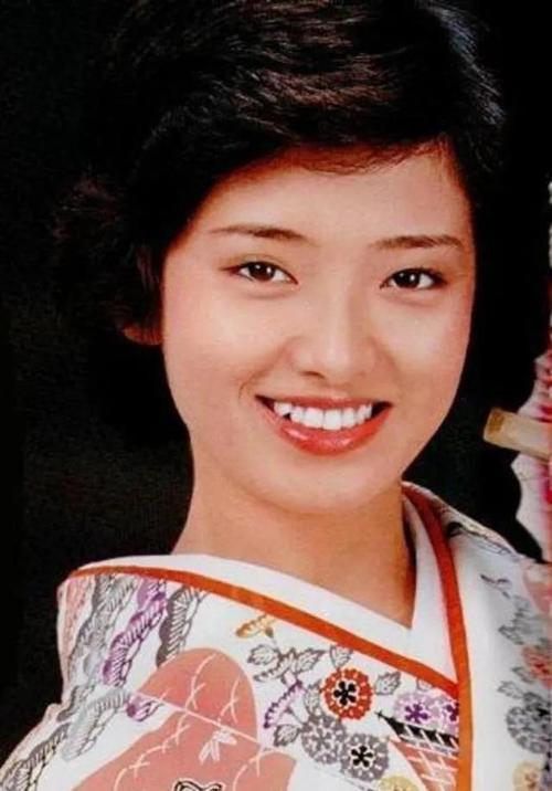 当年山口百惠的图片