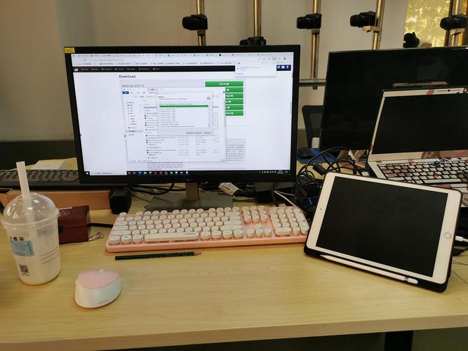 一个人在办公室