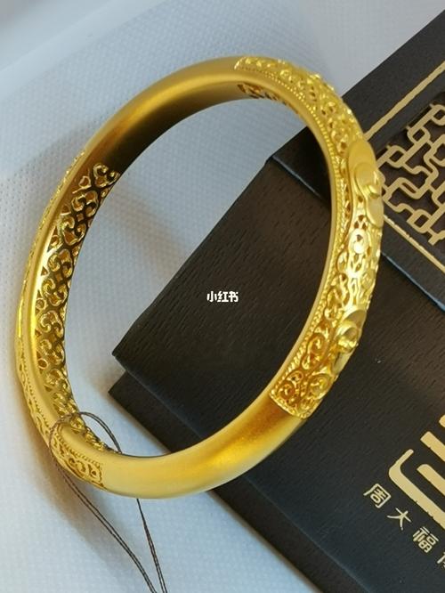 周大福传承手镯_手镯_周大福怎么样_时尚_配饰