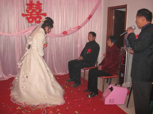 农村的新婚习俗16  一拜天地  二拜高堂