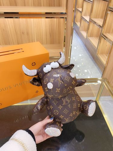 lv | 牛年限定公仔~可可爱爱的小牛牛_公仔_路易威登怎么样_lv_兴趣