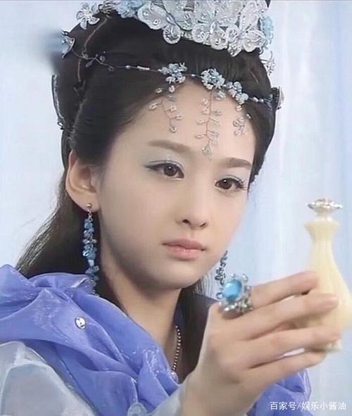 古装满头是蓝色头饰的美人,陈彦妃塑料感,李小冉王艳