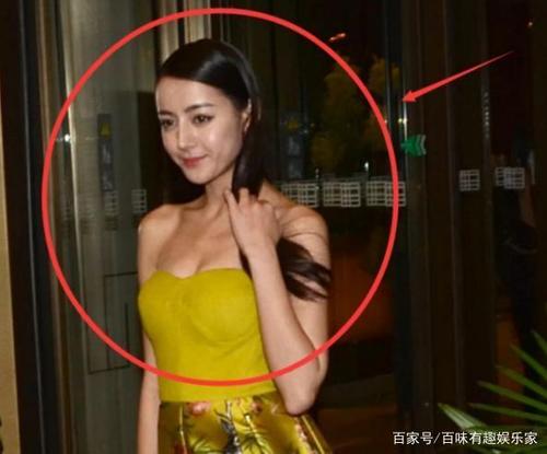 迪丽热巴爆出6年前的素颜照,关掉美颜滤镜,看完惊呆了!
