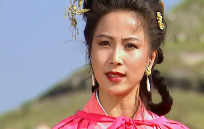 糜夫人是糜竺的妹妹,她是在甘夫人之后才嫁给刘备的.