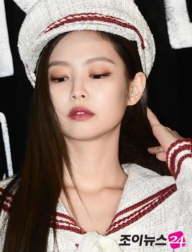 blackpink成员jennie受邀出席香奈儿时尚派对