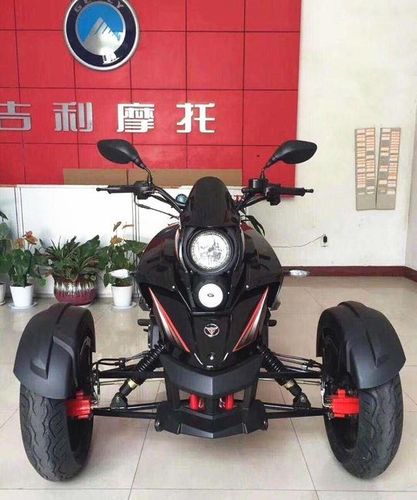 我们今天的主角就是一款国产的倒三轮摩托车 它就是来自吉利的jm200