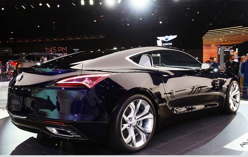 23万别克最美轿跑来了比宝马5系亮眼全玻璃车顶还看啥奔驰e