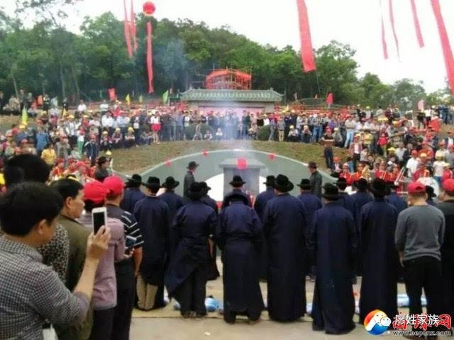 【弘扬祖德 昭示后人】 公馆镇廖姓村民自发举行隆重祭祖活动