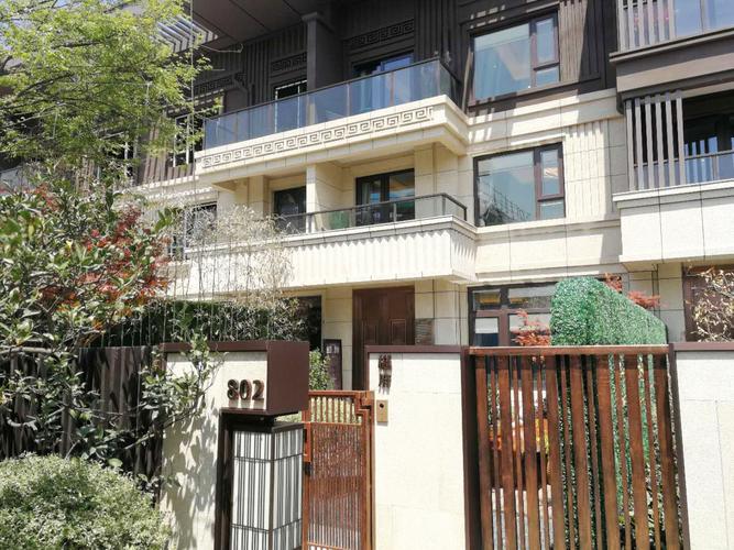 别墅群体在江阴有不少,购买力强劲,而城东的供应量也不是一般的大,敔