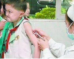 小孩怕打针怕成表情包?东莞家长们可以这样做