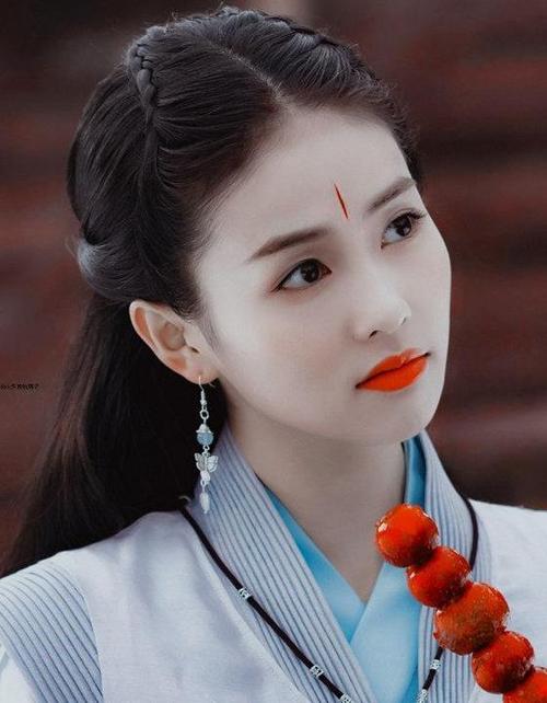 《长月无烬》白鹿一人饰两角,罗云熙颜值成古偶剧"天花板"