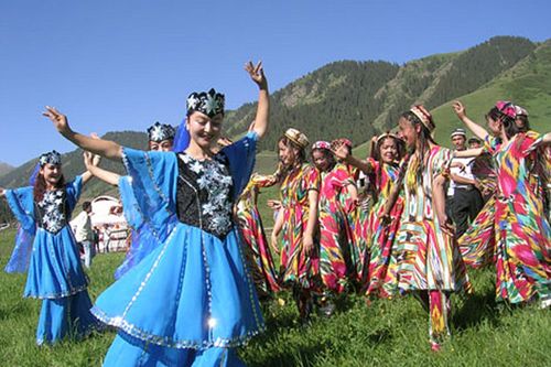 安徽工业职院新疆少数民族学生欢度2016年古尔邦节