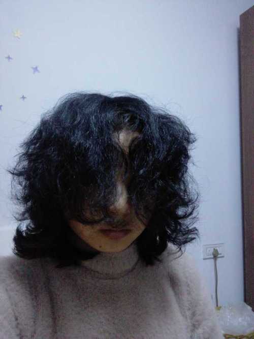 头发自然卷的痛苦有哪些?