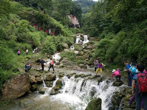 四川彭州狮子山一个徒步休闲好去处
