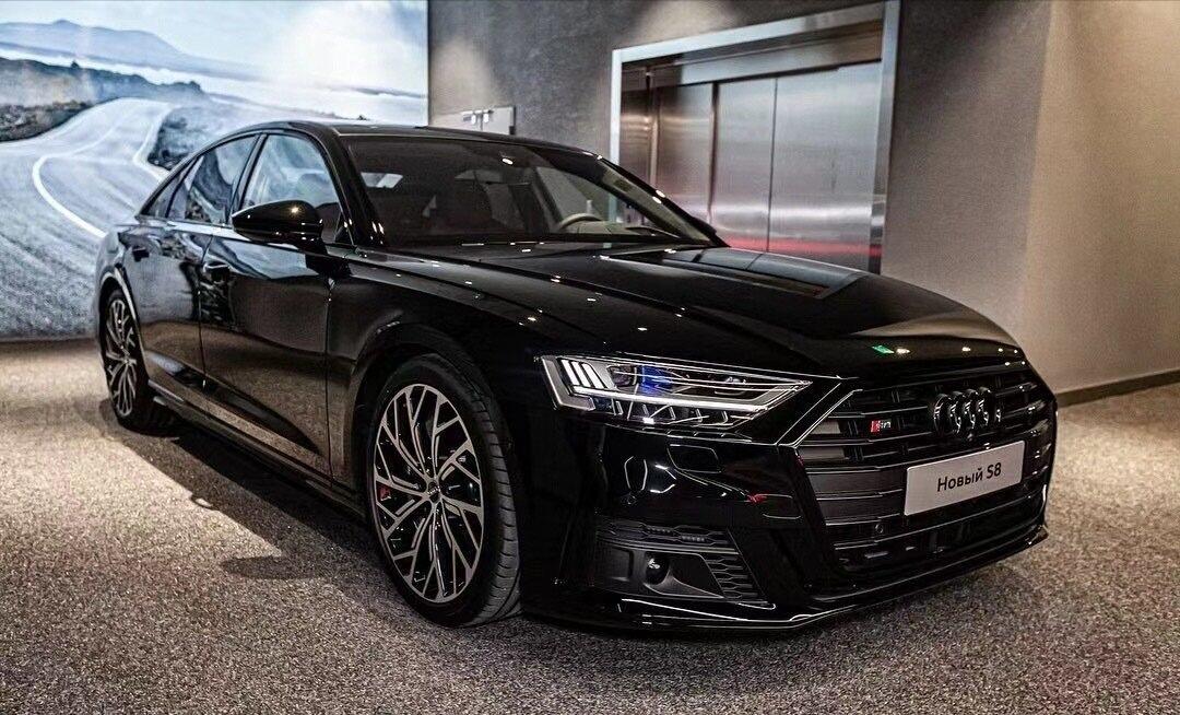 全新一代奥迪s8:气场不输奔驰s级,3.0t 四排气!