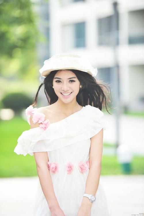 清纯秀丽的神仙姐姐赵洁 个人写真