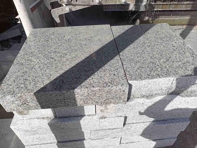 2021年新款铂金灰火烧面花岗岩石材地铺板优惠批发