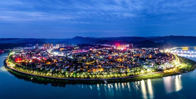 湖南这11个县被列为深度贫困县湘西占7个其中还有个世界闻名