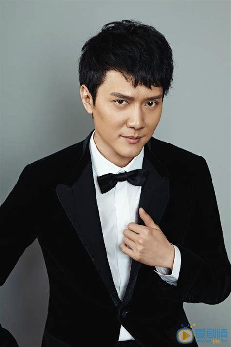 冯绍峰的家庭背景