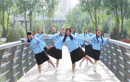 在即将步入大学三年级第二学期的时候,他们彼此约定——为了奋斗一个